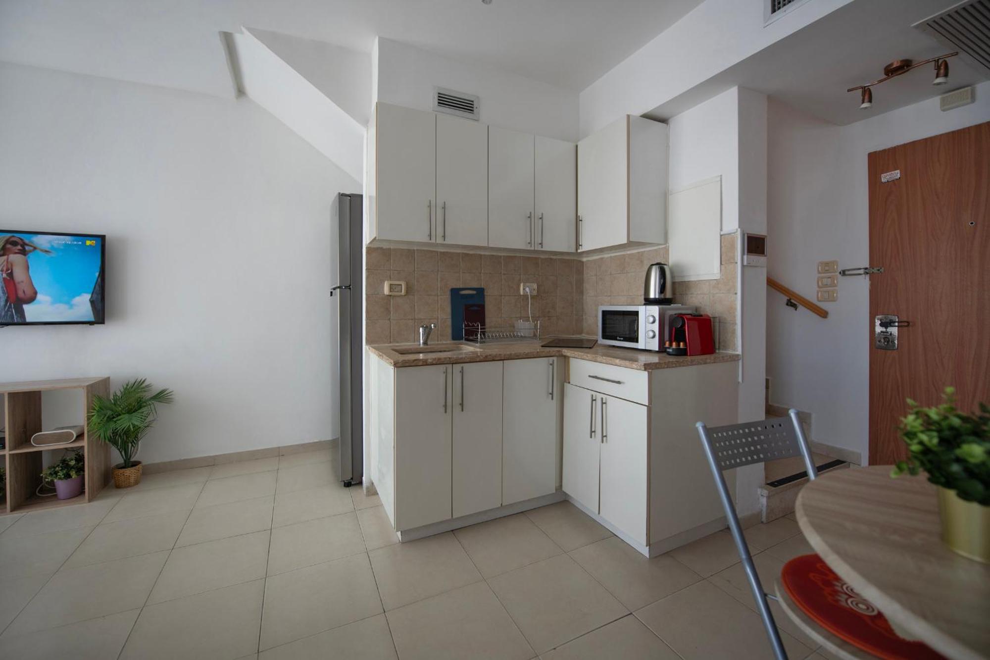 Apartment 2bd And 2 Bath Duplex On The Hilton With A Shelter *
