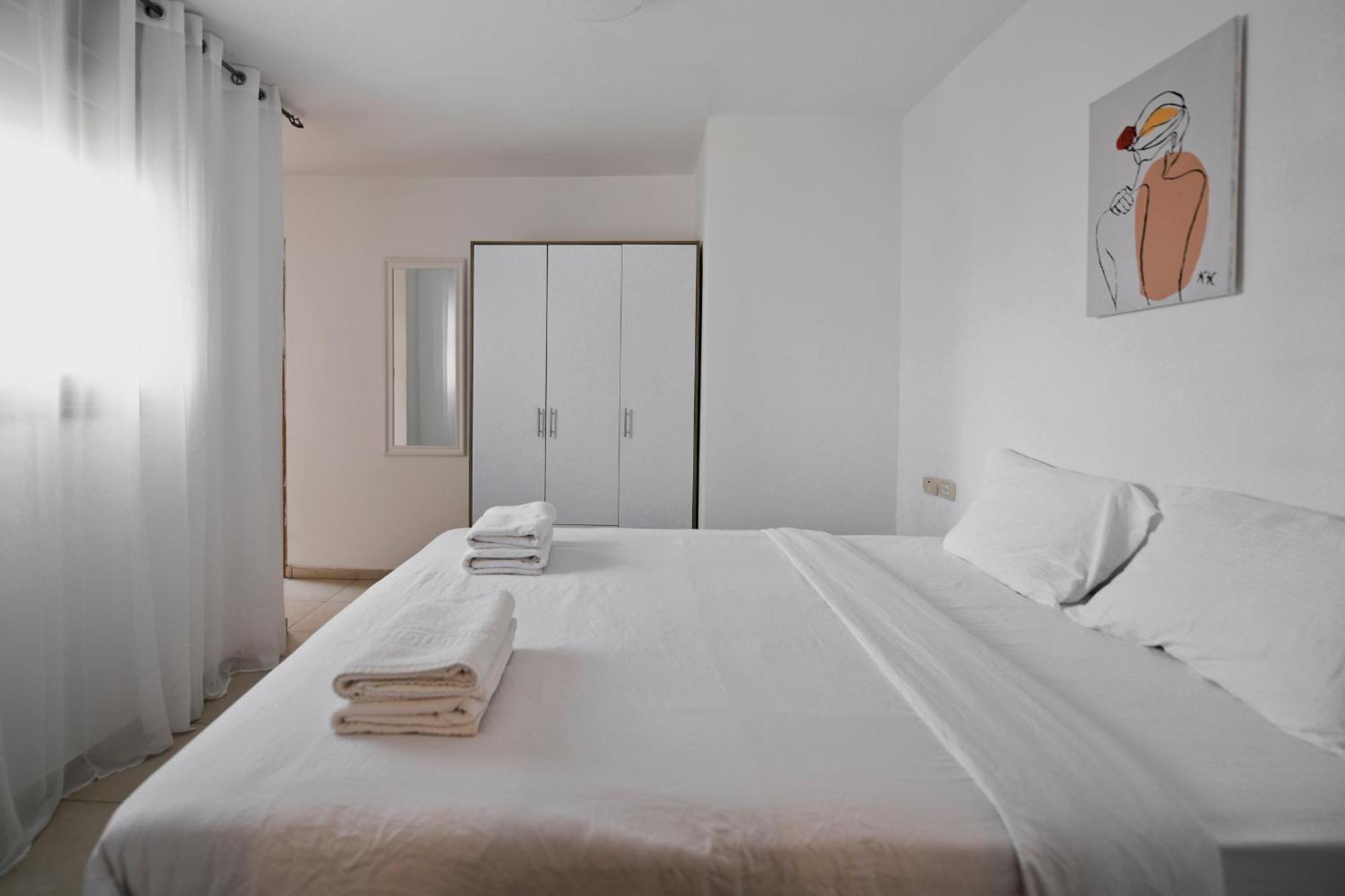 Apartment 2bd And 2 Bath Duplex On The Hilton With A Shelter *